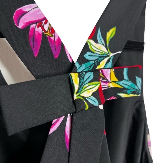 ANN TAYLOR FACTORY Floral Print Crossback Bow Dress Black w/ Colorful Florals 6 - Picture 6 of 10
